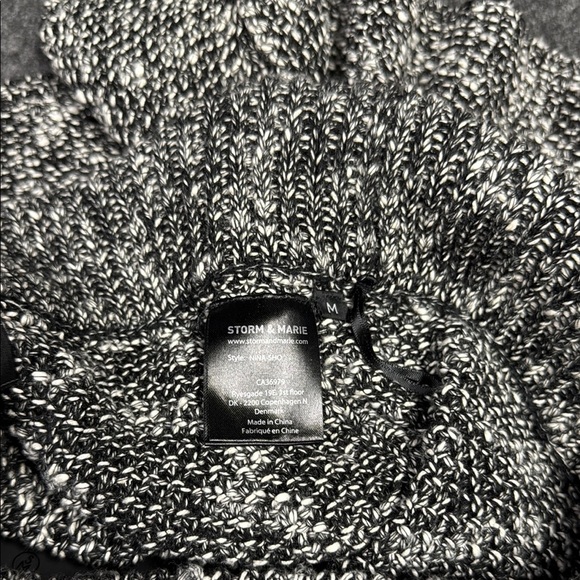 Gray Knit Women's Shorts - Picture 5 of 6